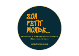 SON PETIT MONDE…